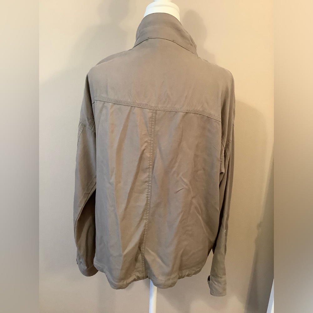 Perfect spring or fall jacket - Picture 2 of 3